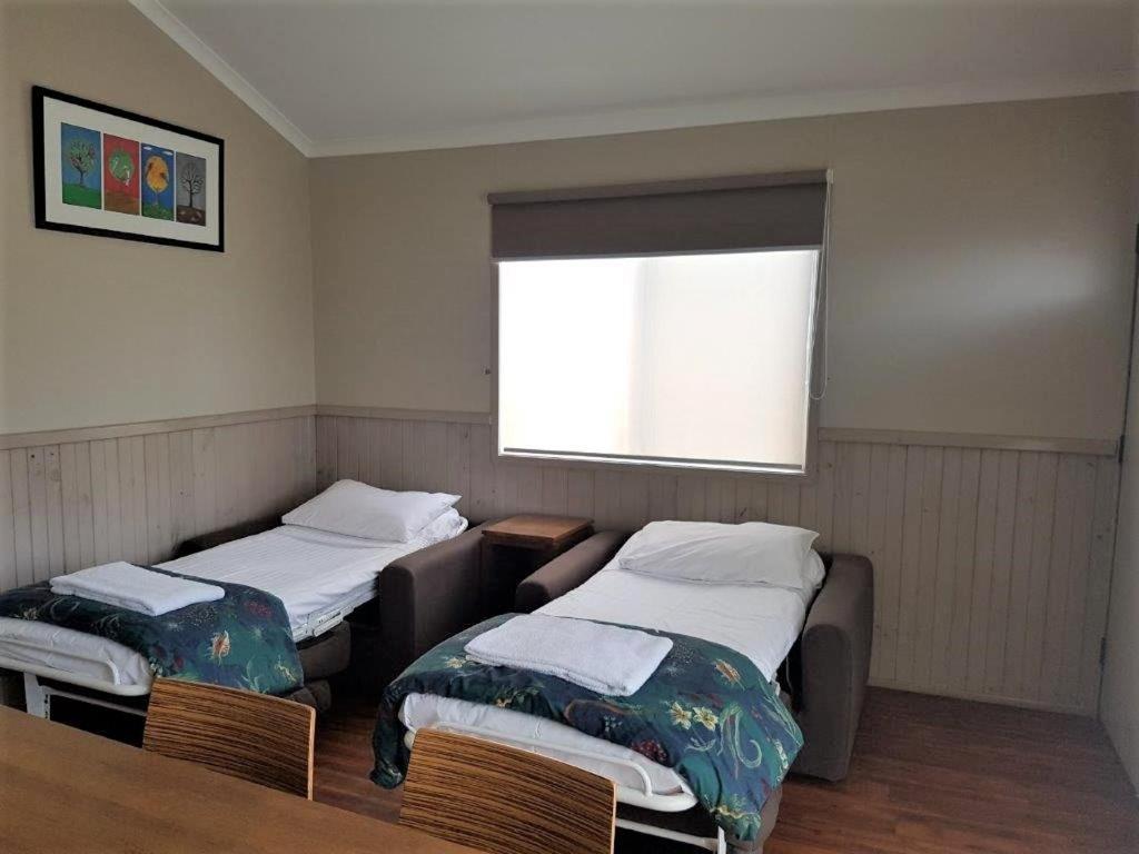 Canberra Carotel Motel Kamer foto